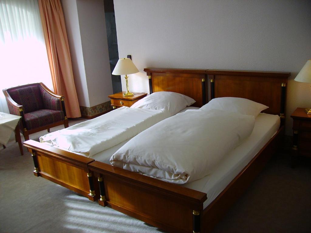 Hotel An Der Hauptallee Bad Pyrmont Quarto foto