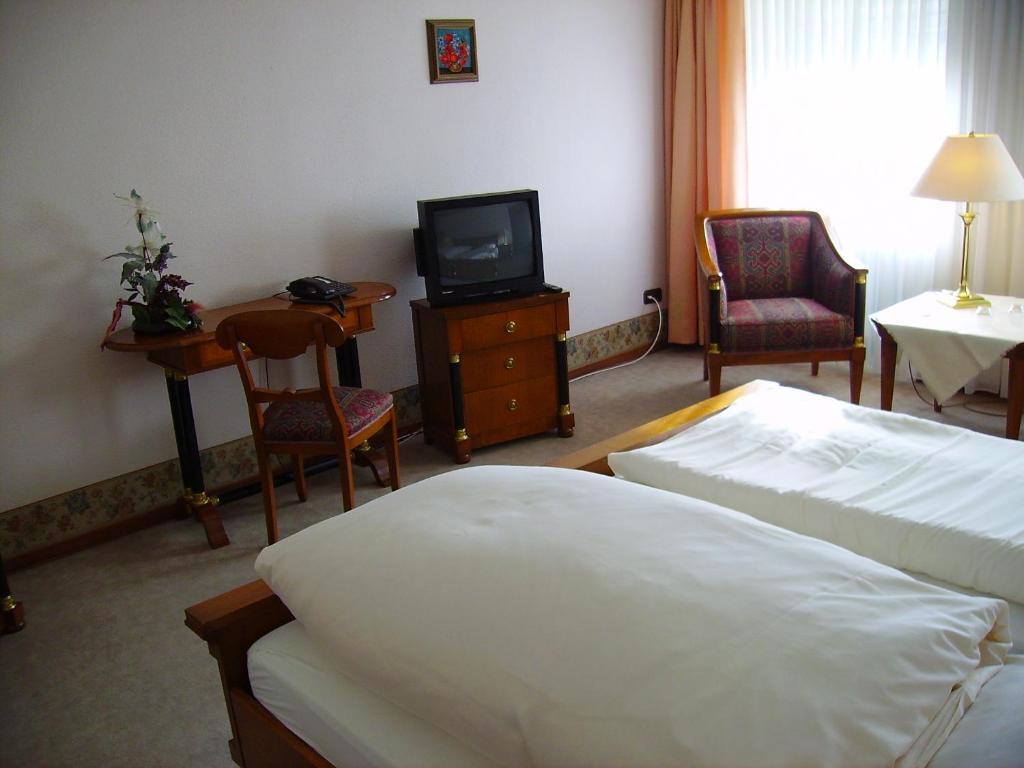 Hotel An Der Hauptallee Bad Pyrmont Quarto foto